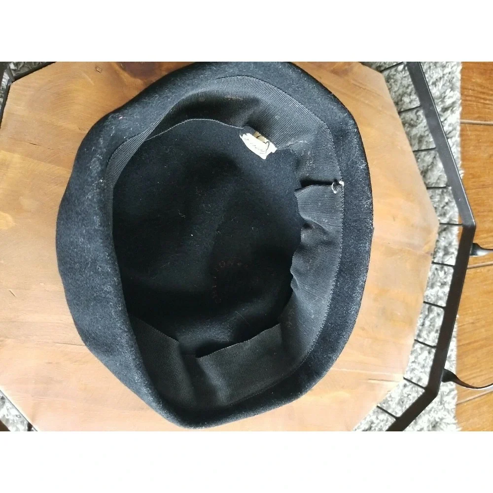 Vintage BETMAR New York Women's Black Beret French Hat Wool‎ Pin Embellishment